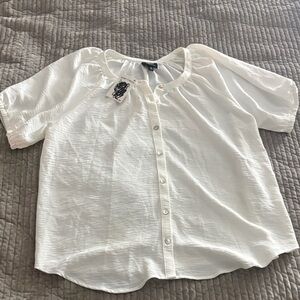 bobeau White Short-Sleeve Button Front Blouse